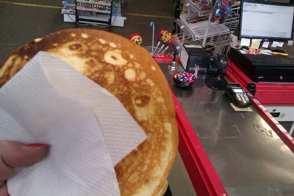 Pancakes before getting robbed by nami