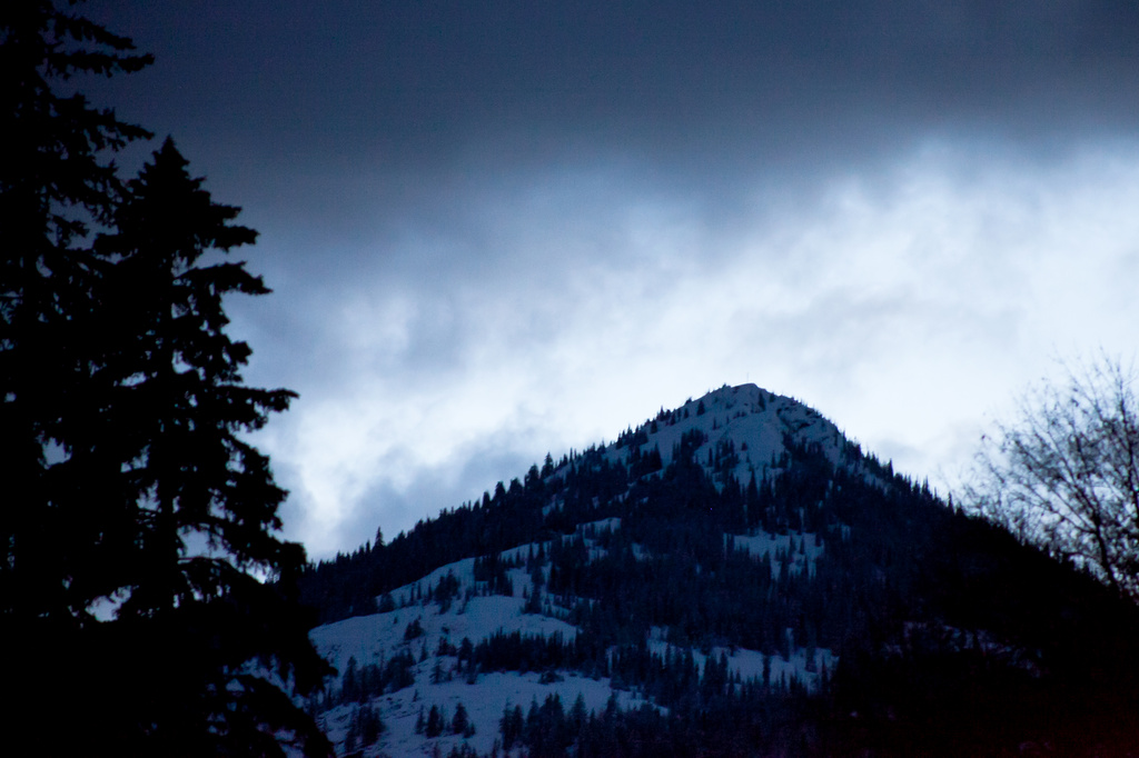 Mt Roberts on a dark evening by kiwichick