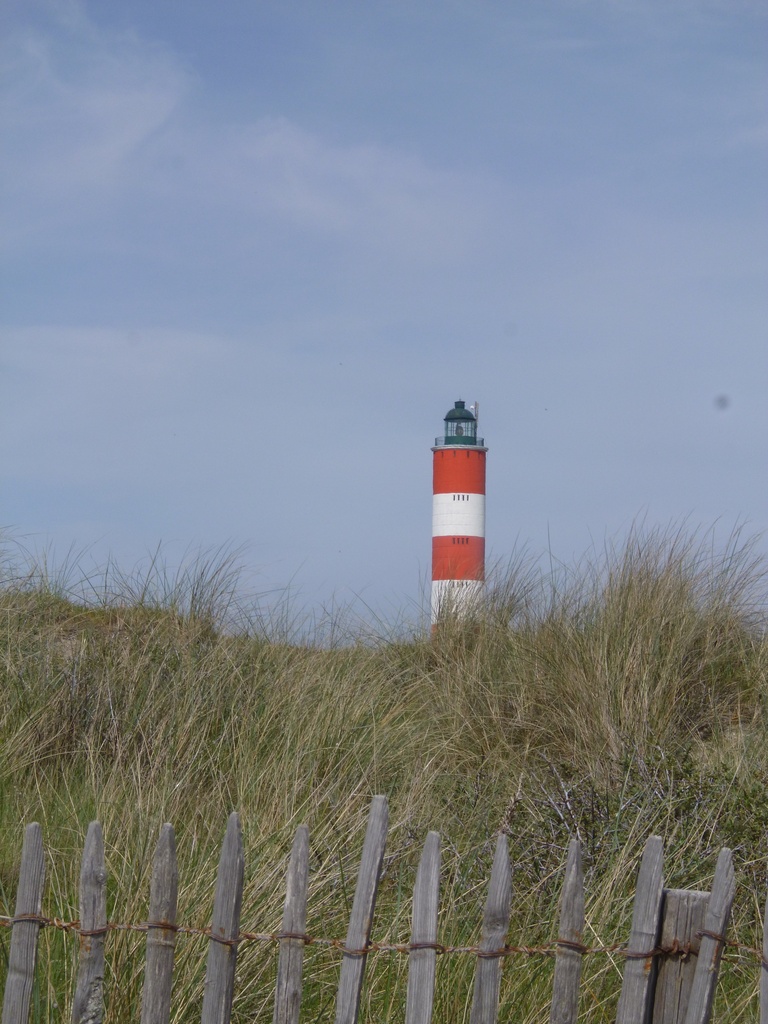 Lighthouse in the dunes by lellie