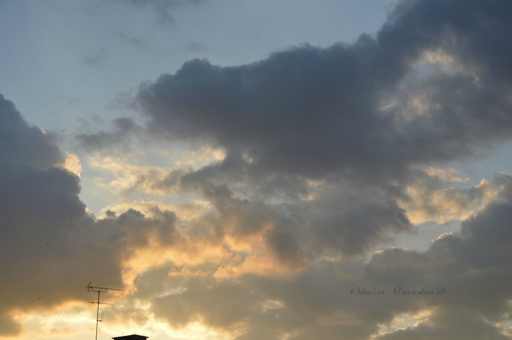 8.55 PM over Paris by parisouailleurs