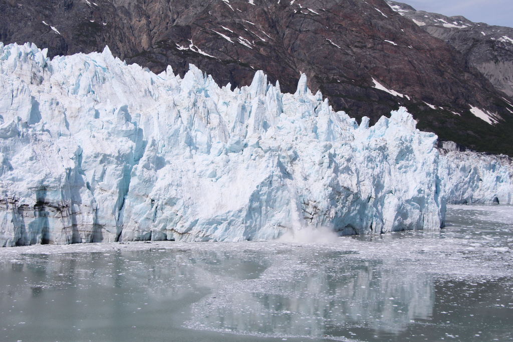 Margerie Glacier by terryliv