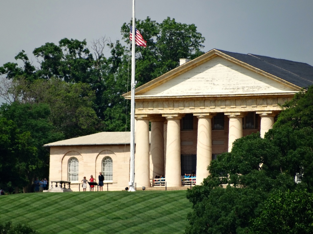 Robert E. Lee's Arlington House by khawbecker