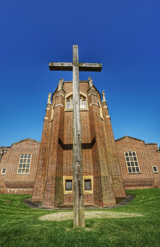 Guildford Cathedral by mattjcuk