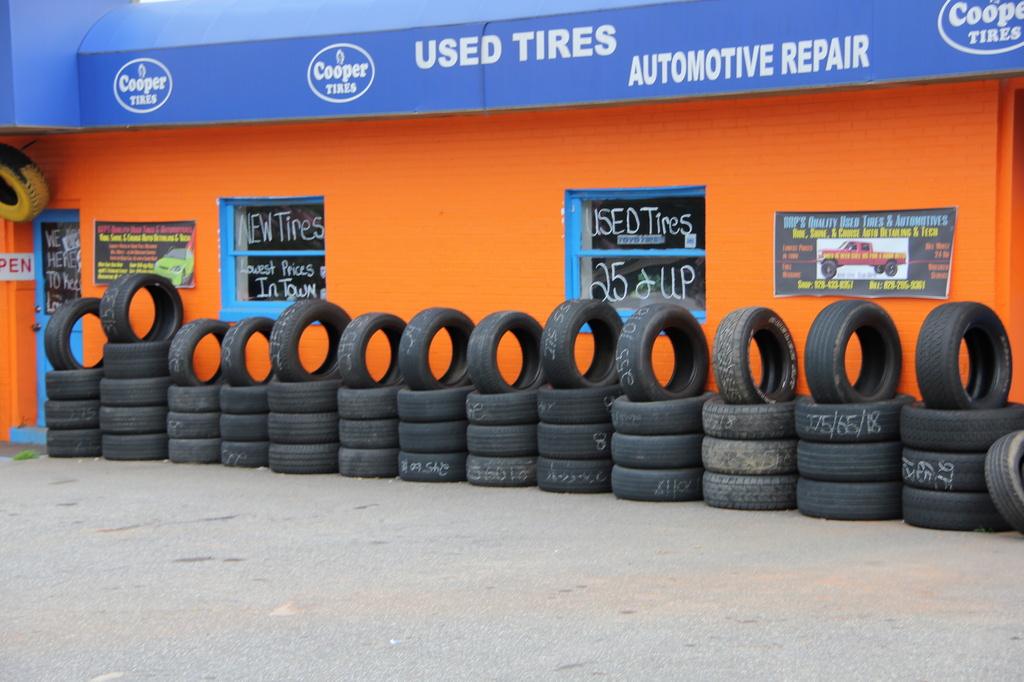 Tires, anyone? by randystreat