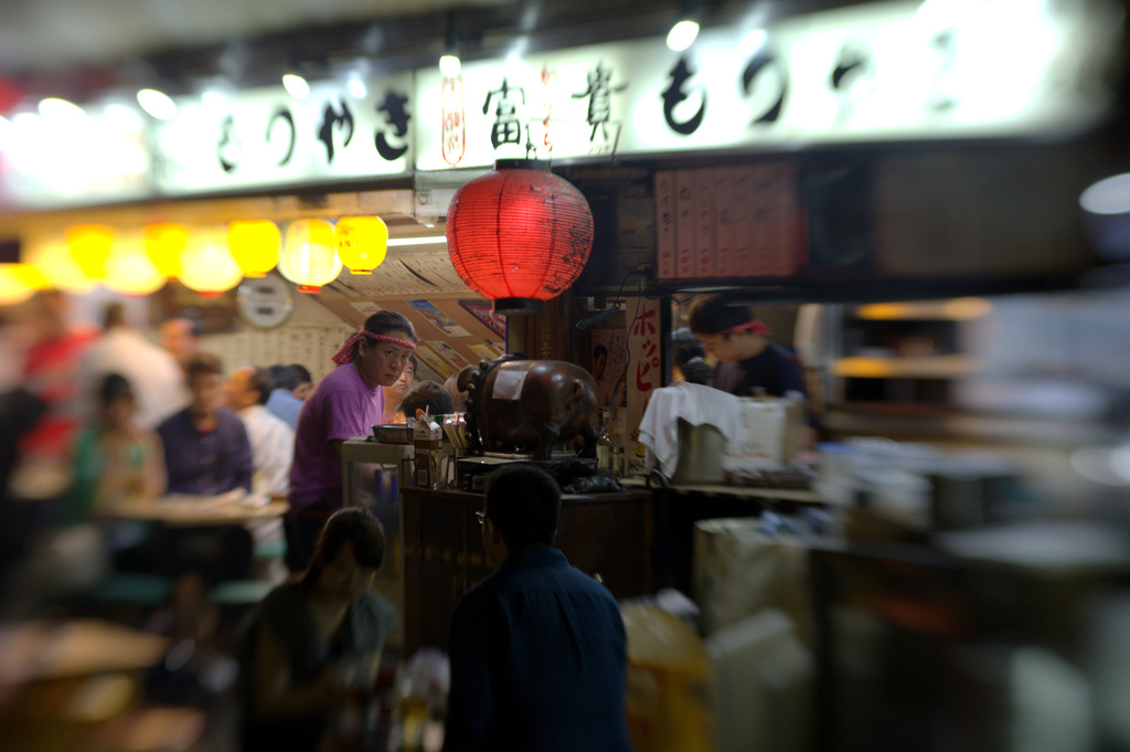 under the tracks in Yurakucho by vankrey