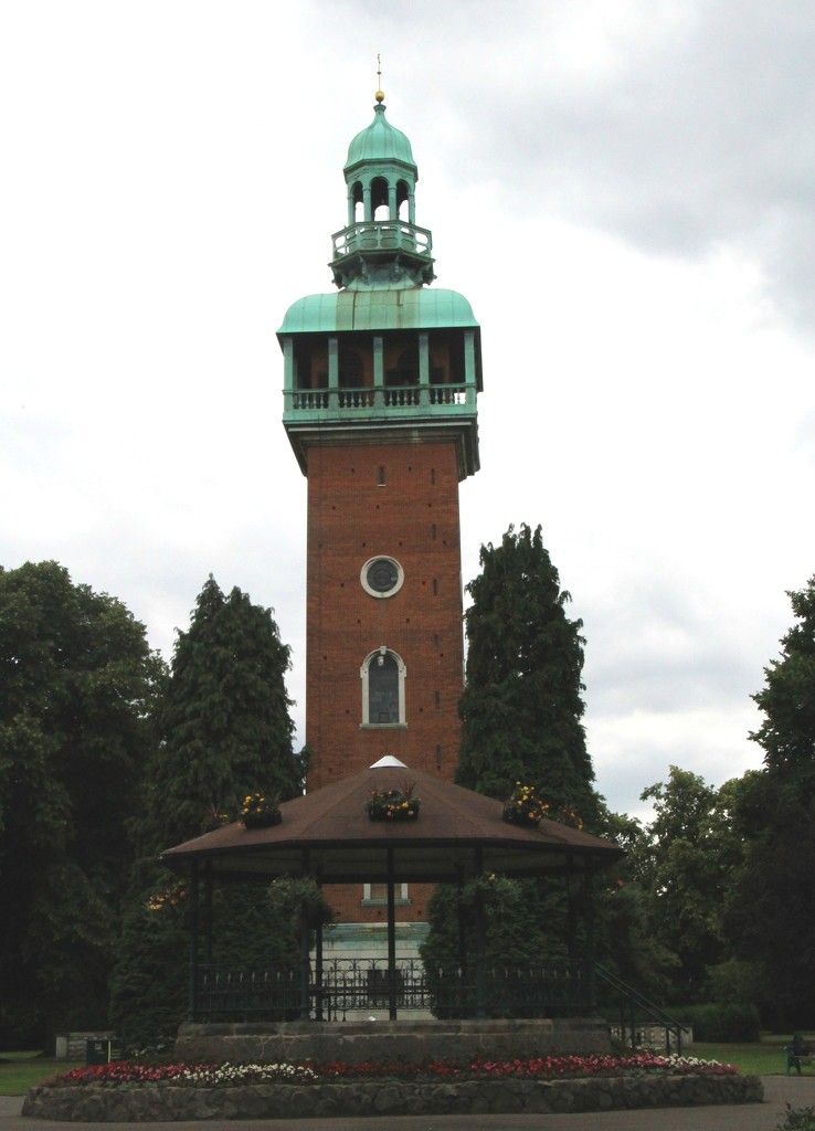 Carillon Tower and War Memorial by oldjosh