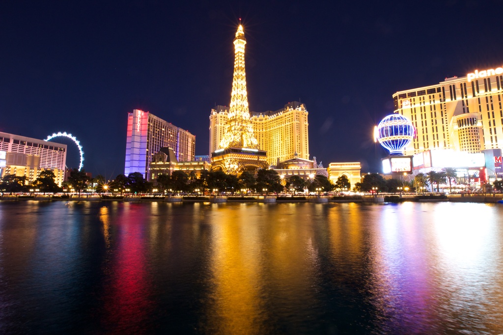 How does it FEEL to be in Vegas? by jyokota