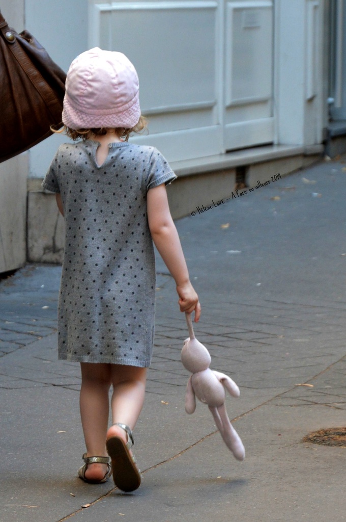Little girl by parisouailleurs