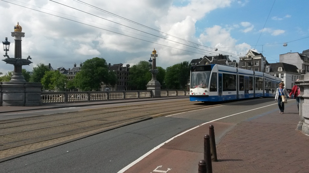 Amsterdam - Blauwbrug by train365