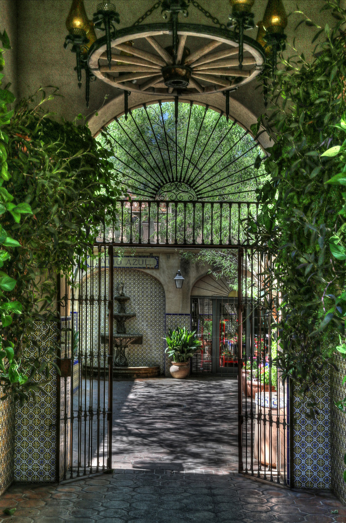 Gate at Tlaquepaque by pdulis