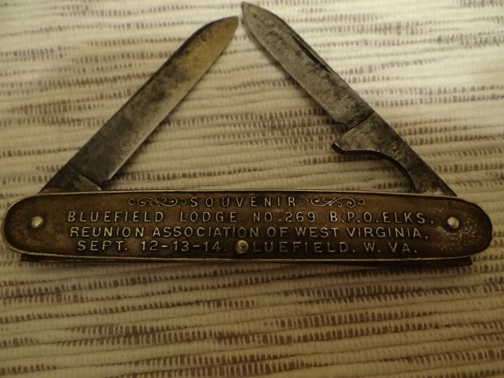 old knife 1 by brillomick
