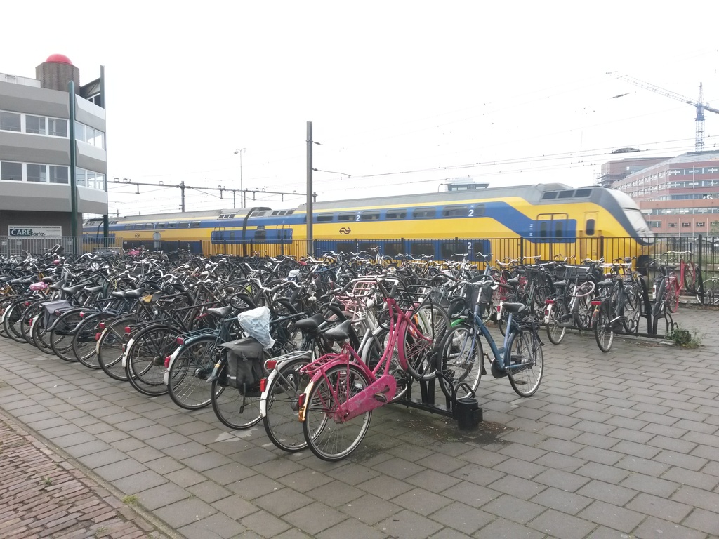 Hoorn - Stationsweg by train365