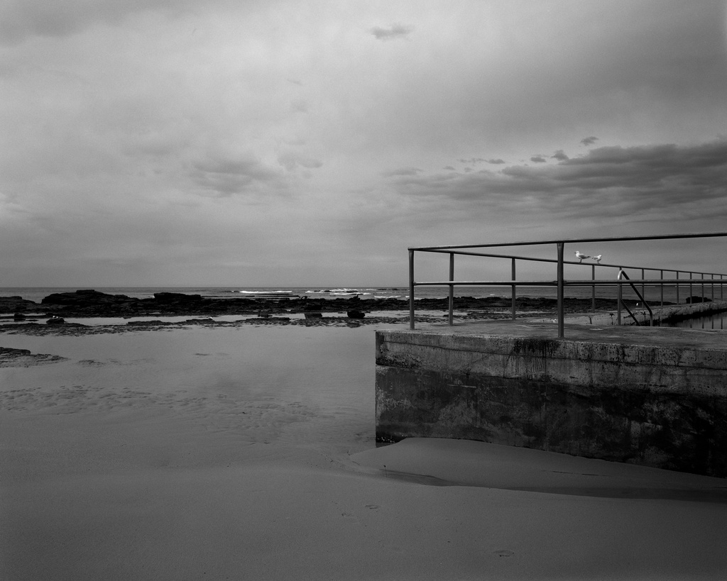 Low tide at the pool by peterdegraaff