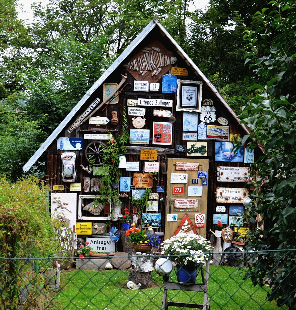 Decorated cottage by ivanc