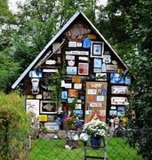 15th Jul 2014 - Decorated cottage