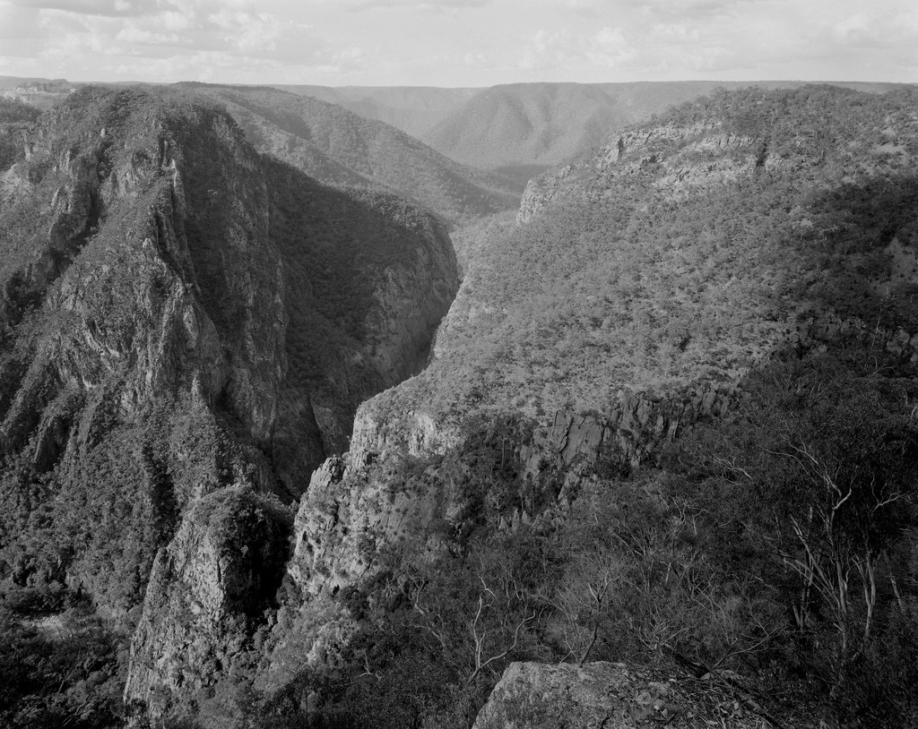 Bungonia Gorge by peterdegraaff