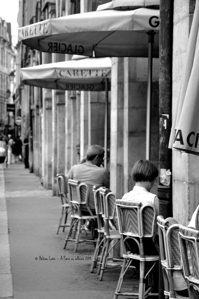 Tea time Place des Vosges by parisouailleurs