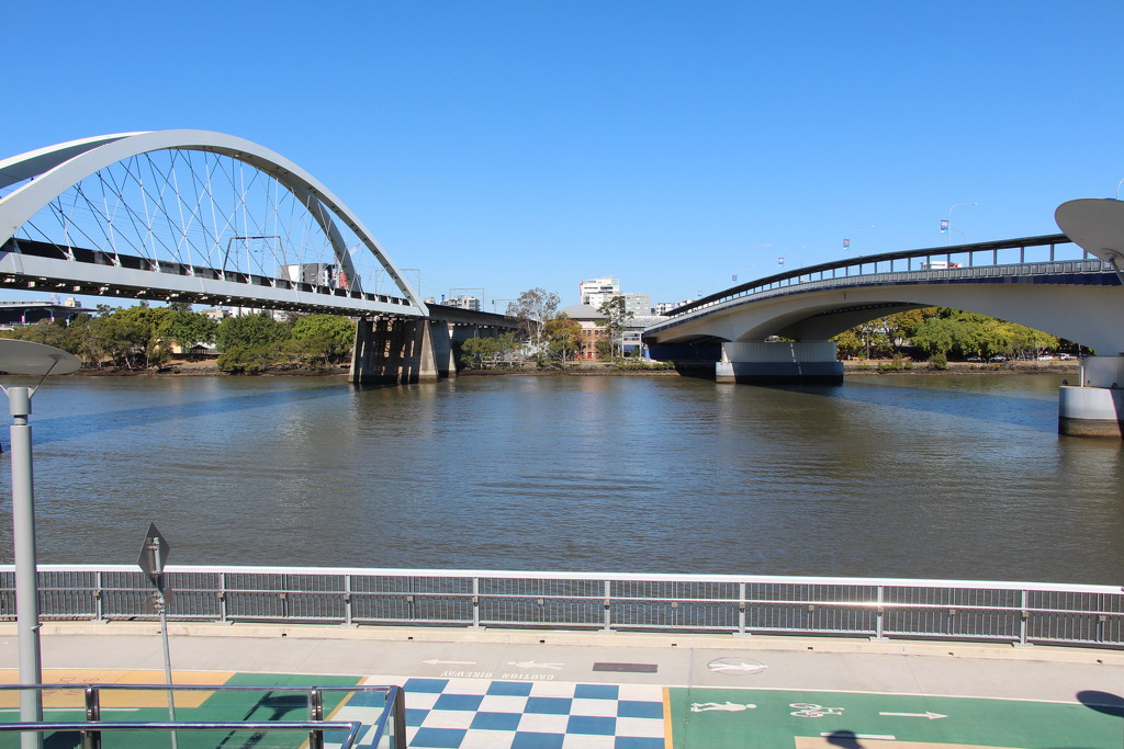 Merival St Rail Bridge and Go-Between Bridge by terryliv