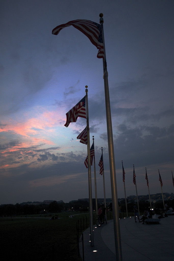 Washington Memorial at dusk. by padlock