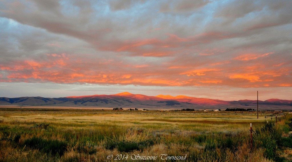 Sunrise in Montana by stownsend