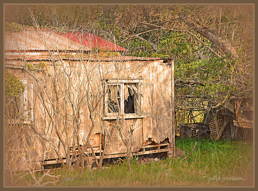 old shack... by julzmaioro