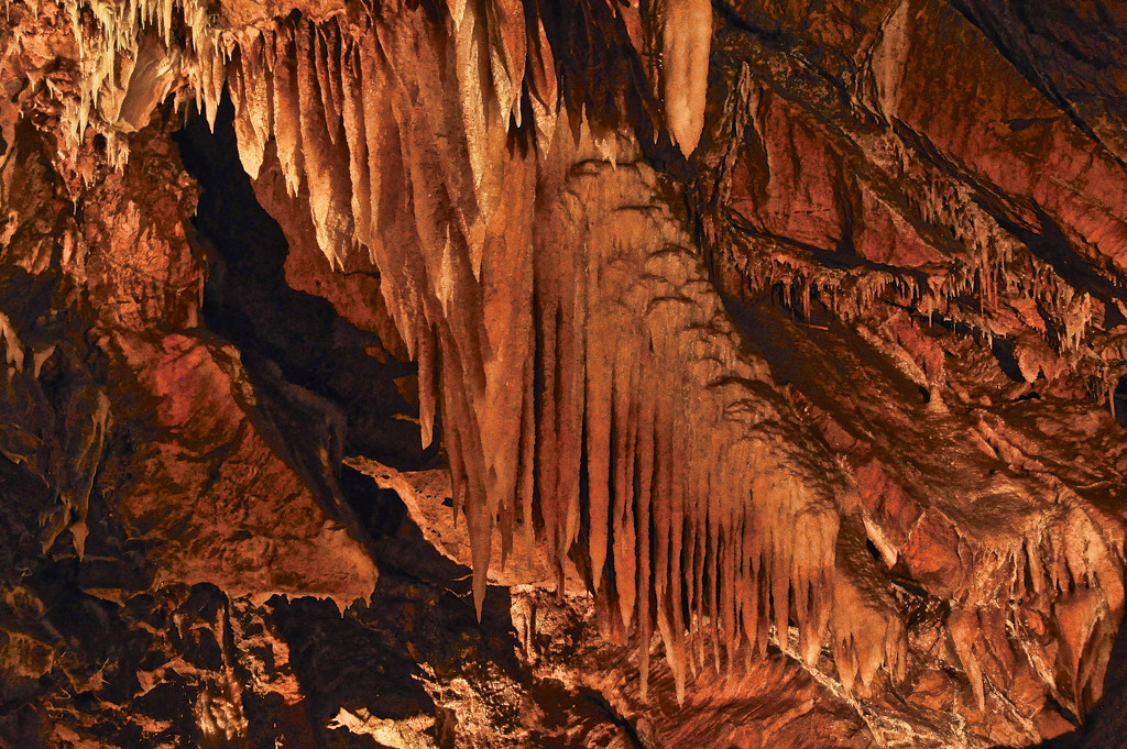 Black Chasm Cave by joysfocus