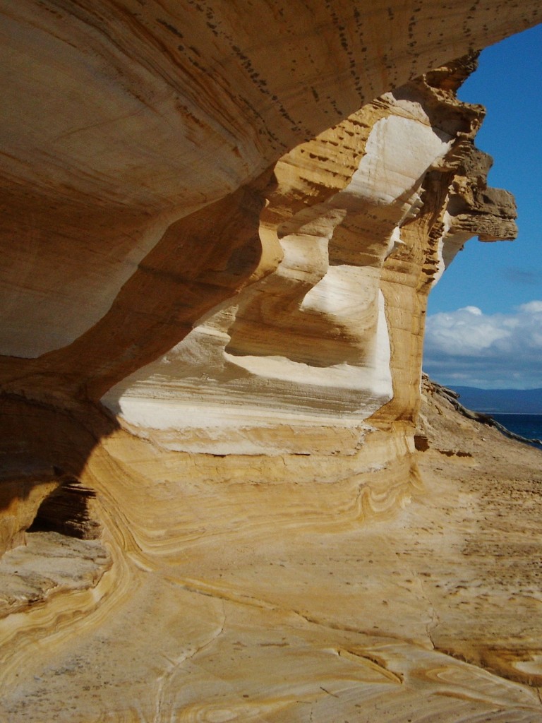 Painted Cliffs by wenbow