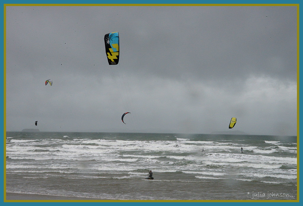 Kite surfers by julzmaioro