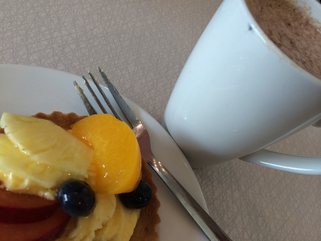 Fruit Tart and Latte by bizziebeeme