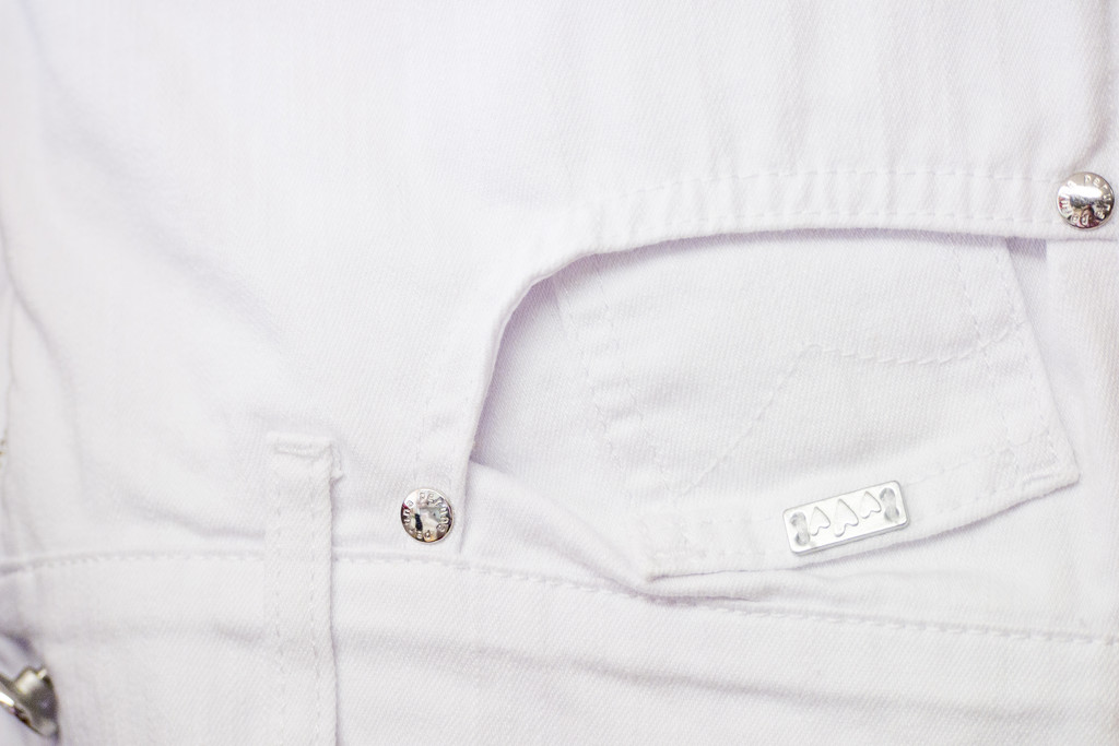 Just White Jeans by bizziebeeme