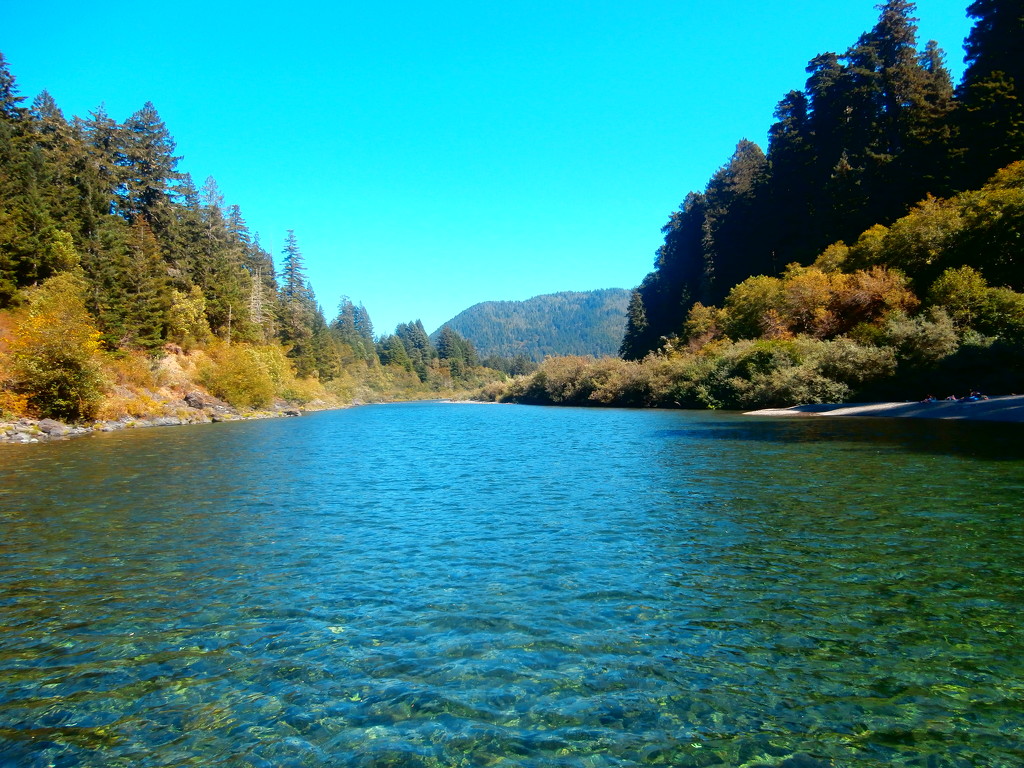 Smith River from the foot bridge by pandorasecho