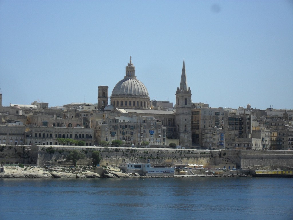 Valletta , Malta  by chimfa