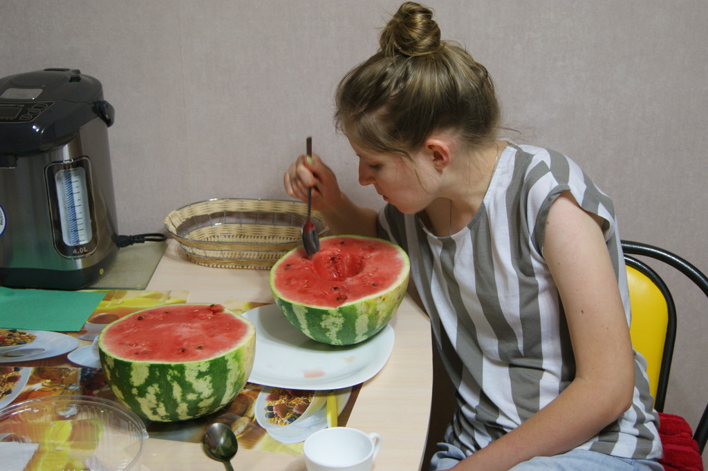  eat watermelon by inspirare