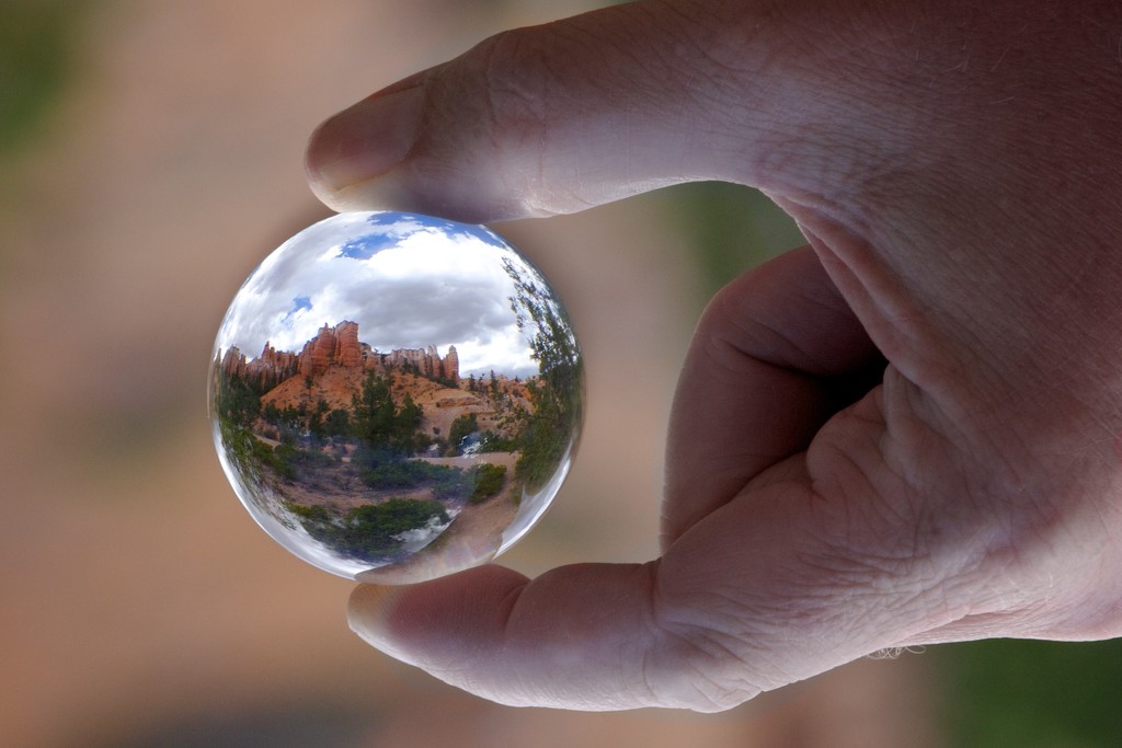 Holding Bryce Canyon in His Hand by jyokota
