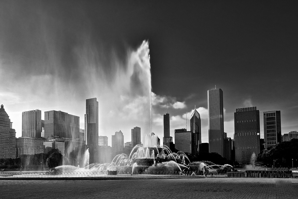 The Fountain in B&W by taffy
