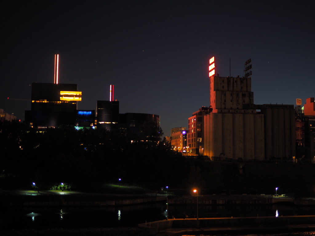 NF-SOOC-September Guthrie Theater and Gold Medal Flour Building by tosee