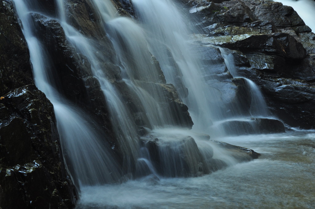 Waterfall -Algonquin Park #2 by jayberg