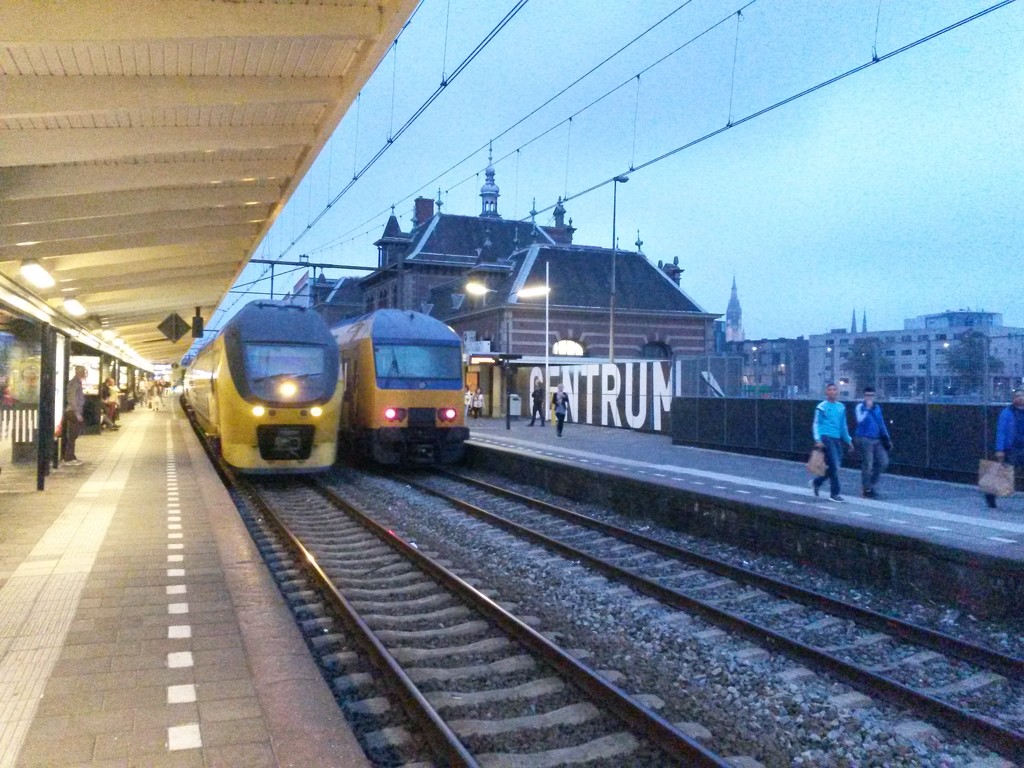 Delft - Station by train365