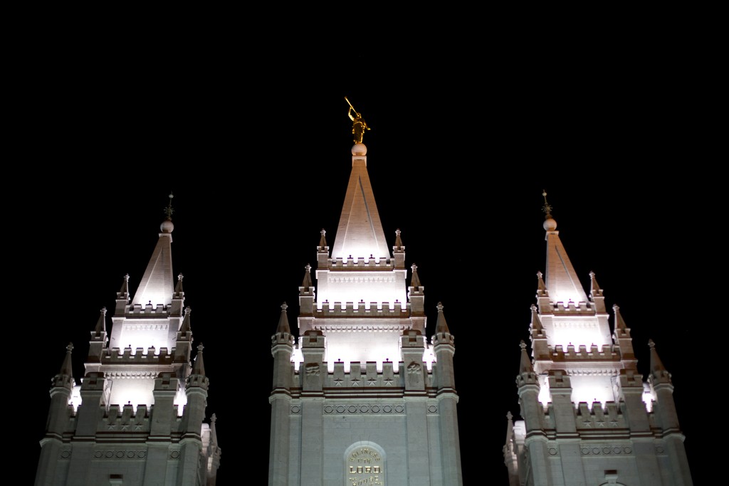 The Salt Lake Temple at Night by jyokota