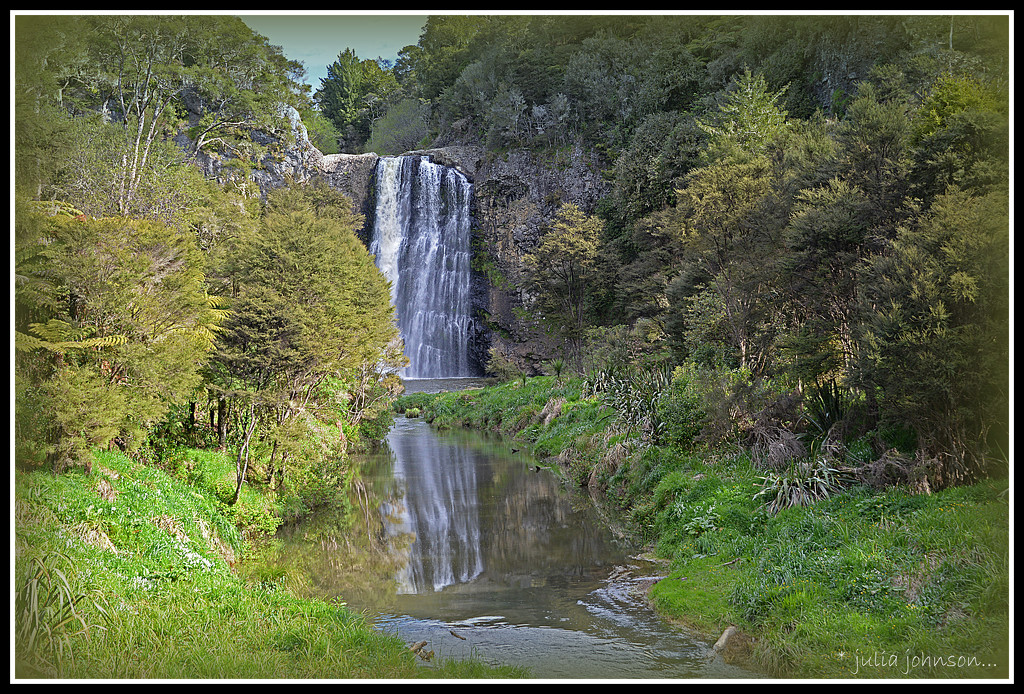 Hunua waterfall by julzmaioro