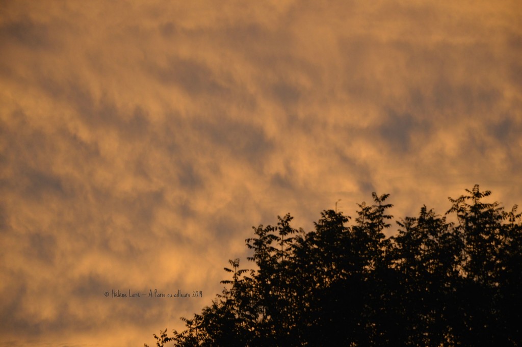 Cloudy sunset by parisouailleurs