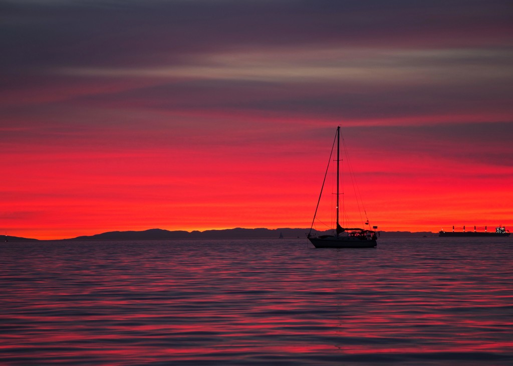 Sunset off English Bay.... by shepherdmanswife
