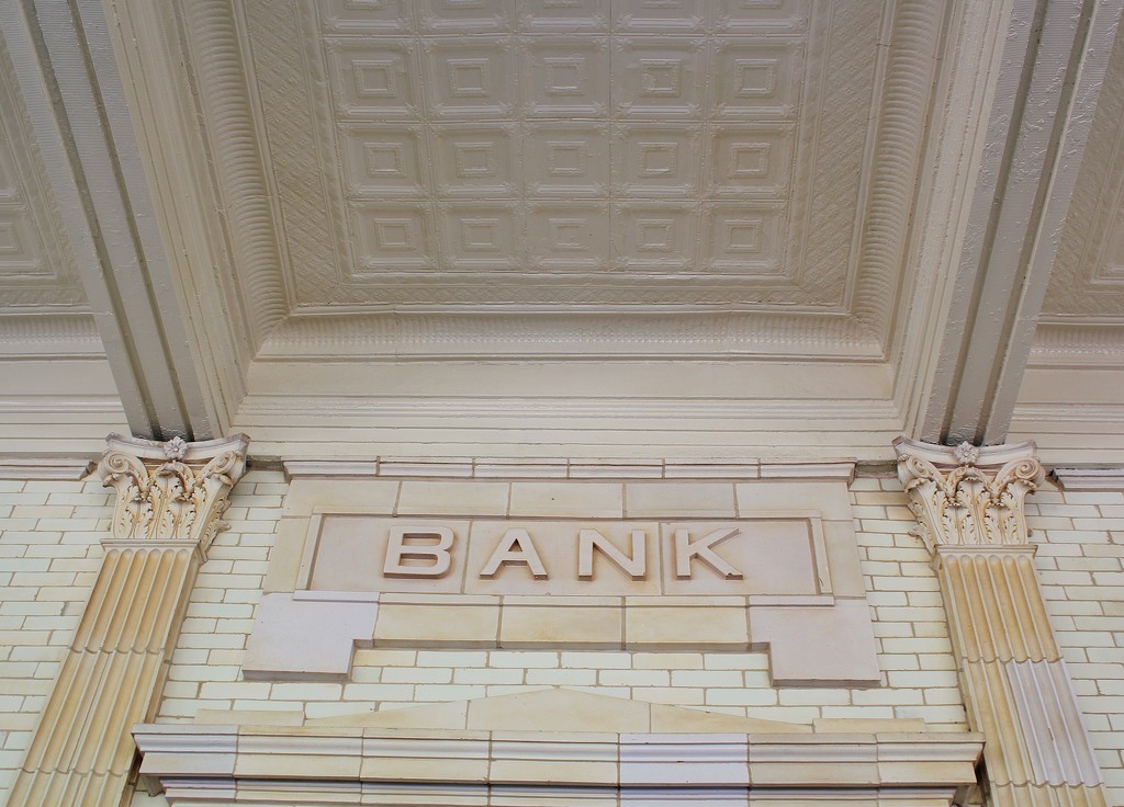 Bank by edorreandresen