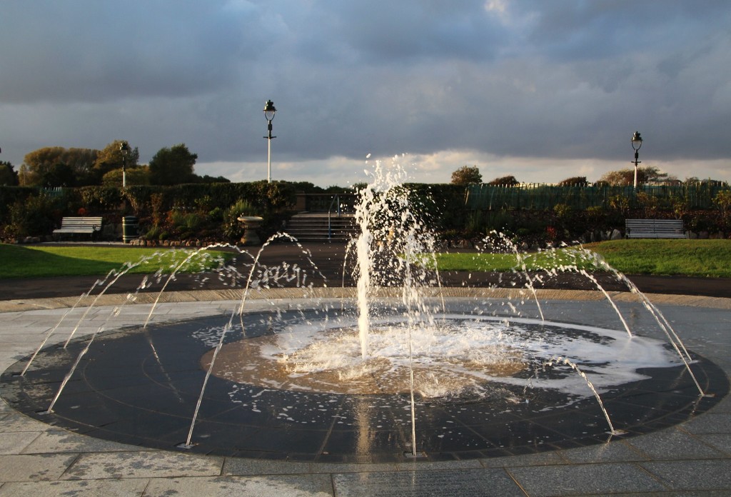 Fountain by oldjosh