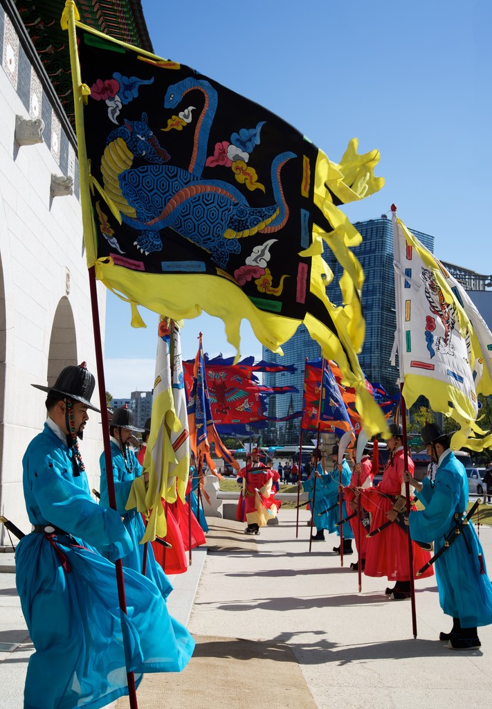 Gyeongbokgung Palace Guards by jyokota