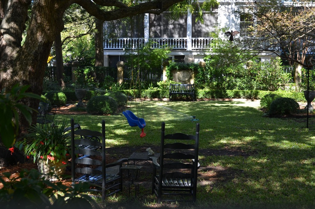 Garden, historic district, Charleston, SC by congaree