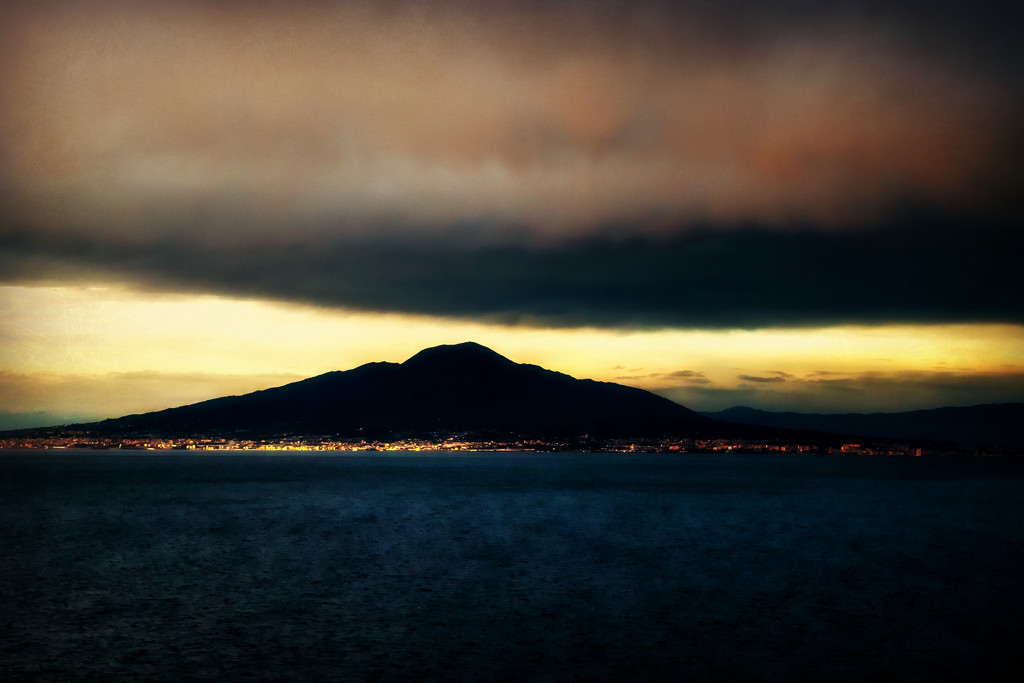 Brooding skies over Vesuvius by jantan