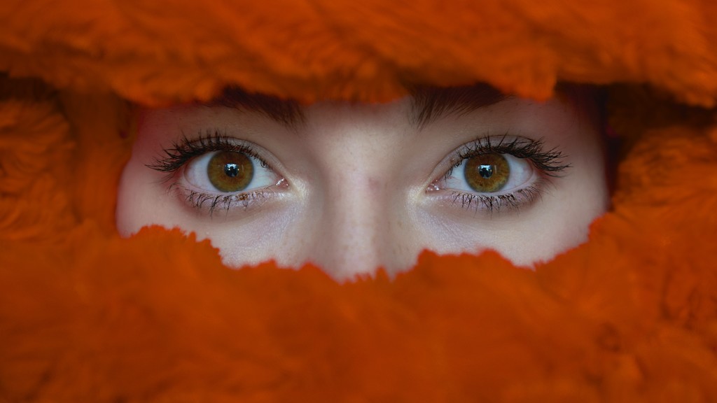 Orange Eyes by kwind