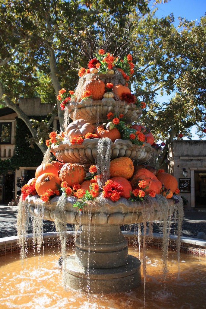 pumpkin fountain by blueberry1222