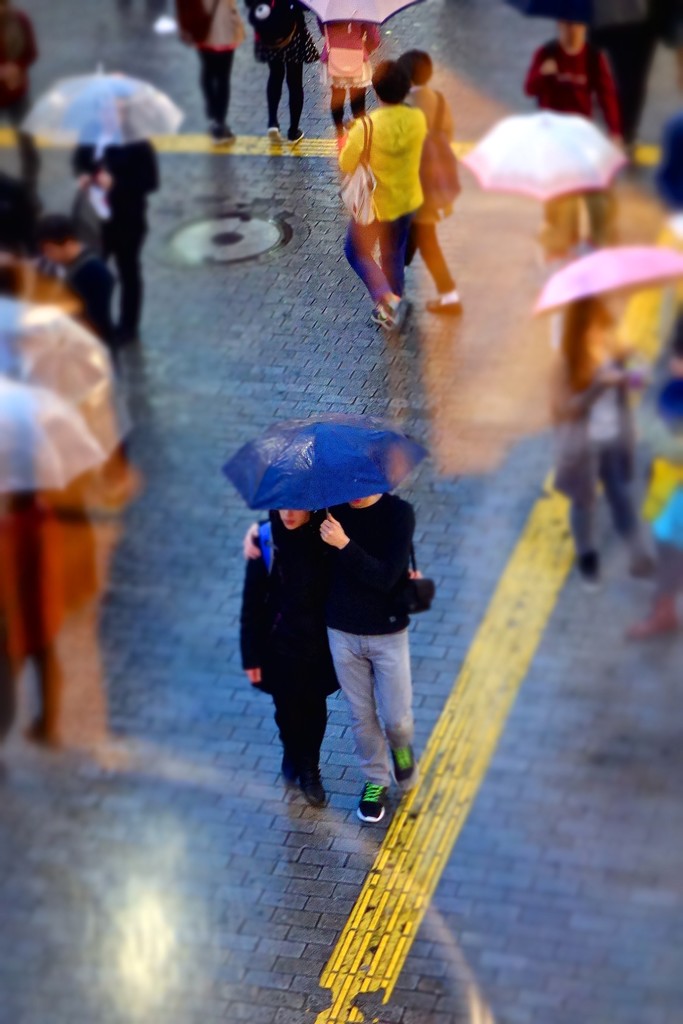 The lovers in Shibuya by cocobella